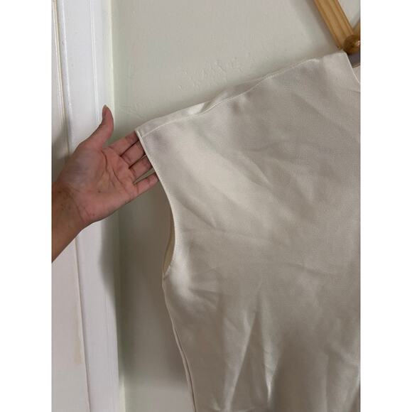 Banana Republic Top Women's Medium Cream Flowy Blouse Satin Look - Picture 2 of 5